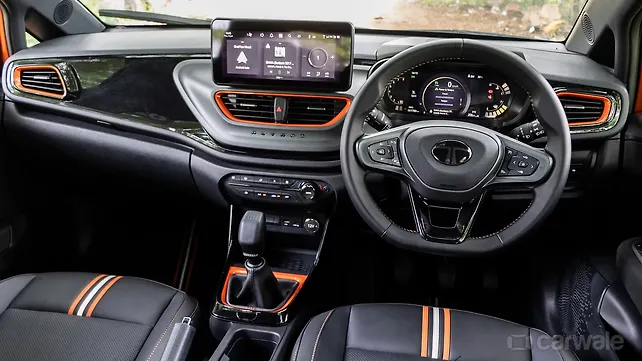 Tata Altroz [2020-2025] Dashboard