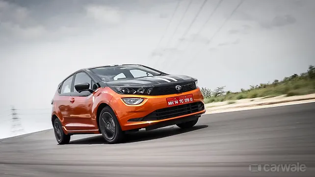 Tata Altroz [2020-2025] Right Front Three Quarter