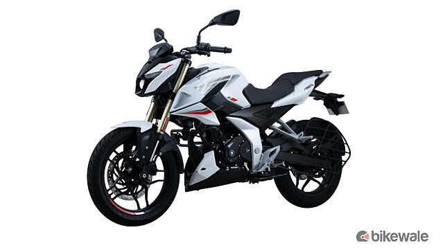 Bajaj Pulsar N160 Left Front Three Quarter