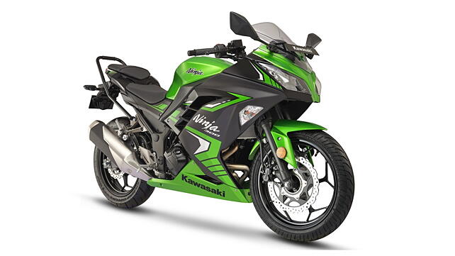 Kawasaki Ninja 300 Right Side View