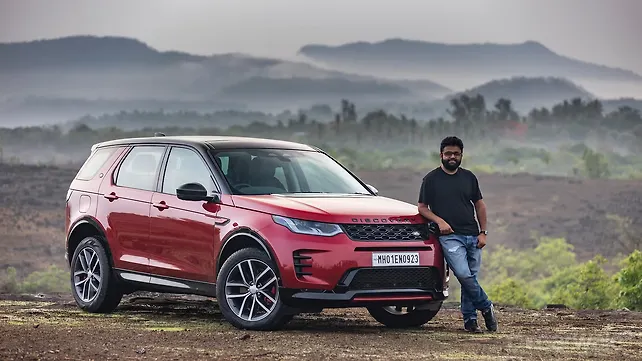 Land Rover Discovery Sport Right Front Three Quarter Land Rover Discovery Sport Right Front Three Quarter