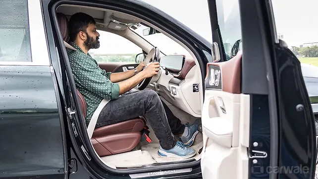 Mercedes-Benz Maybach GLS Right Front Three Quarter