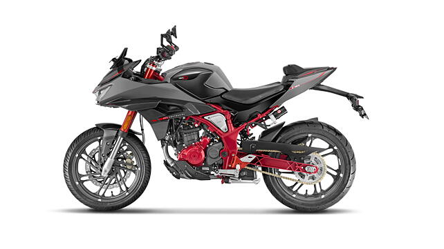 Hero Karizma XMR Left Rear Three Quarter