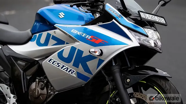 Suzuki Gixxer SF 250 Right Front Three Quarter