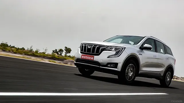 महिंद्रा XUV700 के टॉप वेरीएंट्स 2.2 लाख रुपए तक हुए सस्ते! महिंद्रा XUV700 के टॉप वेरीएंट्स 2.2 लाख रुपए तक हुए सस्ते!