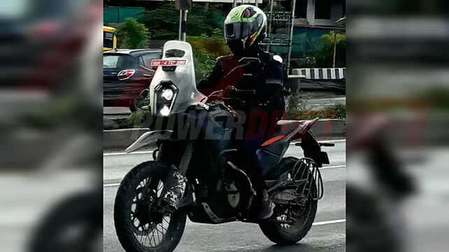  New KTM 390 Adventure spotted testing