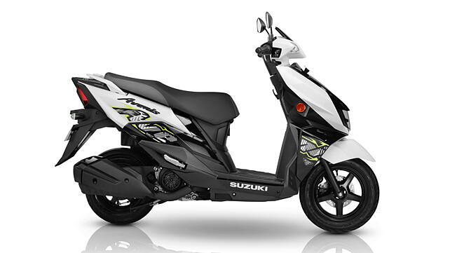 Suzuki Avenis 125 Right Side View