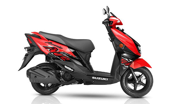 Suzuki Avenis 125 Right Side View