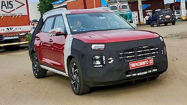 Hyundai Alcazar facelift spied again revealing more details