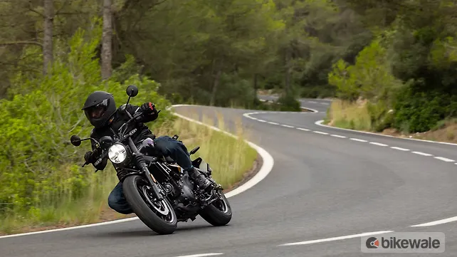 Royal Enfield Guerrilla 450 Left Front Three Quarter Royal Enfield Guerrilla 450 Left Front Three Quarter