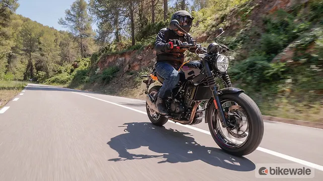 Royal Enfield Guerrilla 450 Right Front Three Quarter Royal Enfield Guerrilla 450 Right Front Three Quarter