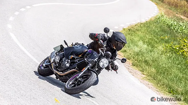 Royal Enfield Guerrilla 450 Right Front Three Quarter Royal Enfield Guerrilla 450 Right Front Three Quarter