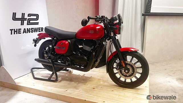 New Jawa 42 launched at Rs. 1.73 lakh; Rs. 17,000 price cut!