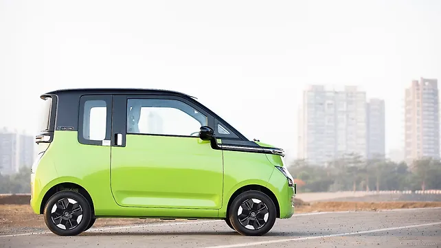 mg-comet-ev-right-side-view1.jpeg?isig=0