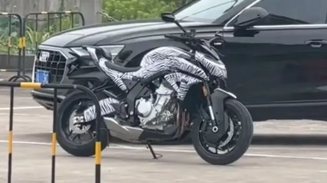 CFMoto 675 NK inline-triple street bike spied in China CFMoto 675 NK inline-triple street bike spied in China