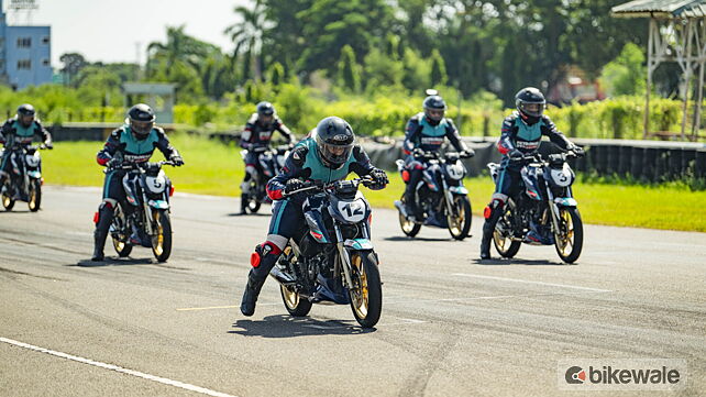 TVS Apache RTR 200 4V Front View