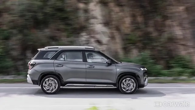 Hyundai Alcazar Right Side View