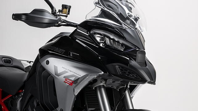 Ducati Multistrada V4 Right Front Three Quarter