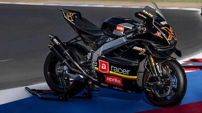 Aprilia RSV4 X EX3MA unveiled internationally - Image Gallery