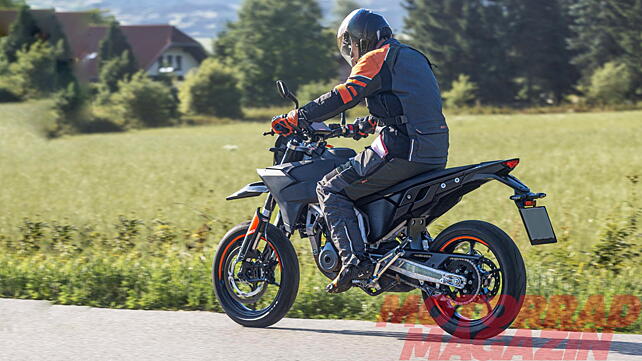 KTM 390 Adventure [2025] Left Rear Three Quarter