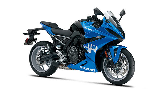 Suzuki GSX-8R Right Front Three Quarter