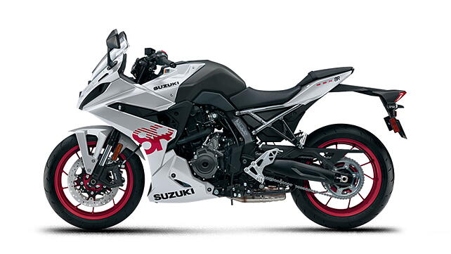 Suzuki GSX-8R Left Side View