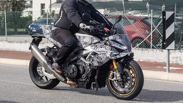 2025 Aprilia Tuono V4 spotted testing!