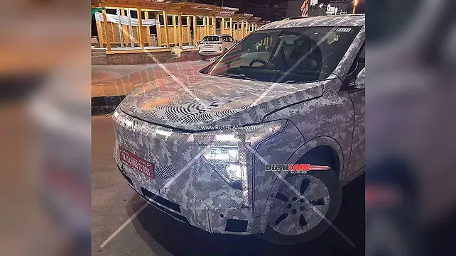 All-electric Mahindra XUV700 (XUV.e8) spied in production-ready form