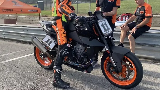 KTM 990 Duke R to be unveiled on 31 October KTM 990 Duke R to be unveiled on 31 October