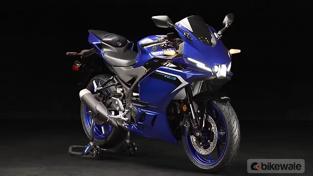 Yamaha R3 360 view - BikeWale