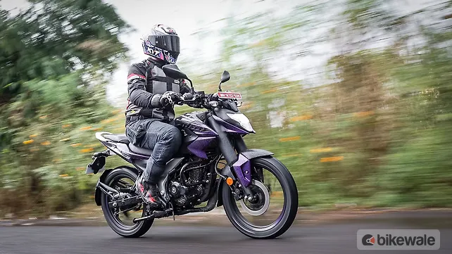 Bajaj Pulsar N125 Right Front Three Quarter