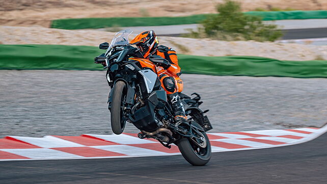 KTM 1390 Super Adventure S EVO unveiled!