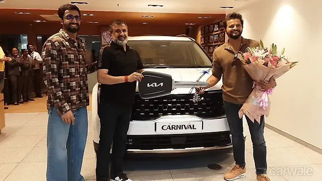 New Kia Carnival deliveries begin in India New Kia Carnival deliveries begin in India
