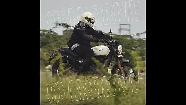 2025 Royal Enfield Hunter 350 spotted testing