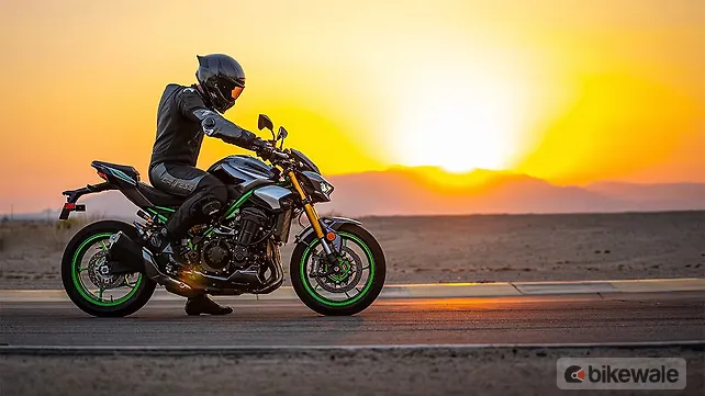 Kawasaki Z900 [2025] Right Side View