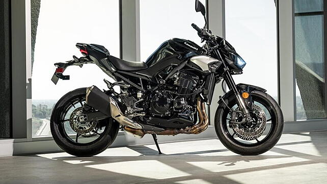 Kawasaki Z900 [2025] Right Side View