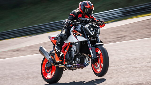 KTM 990 Duke R unveiled!