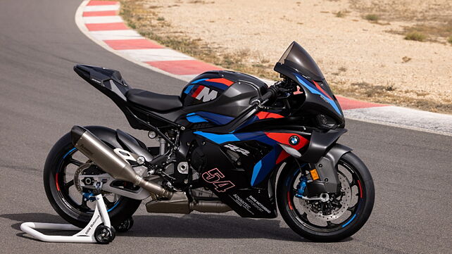 2025 BMW M 1000 RR unveiled in the international market!