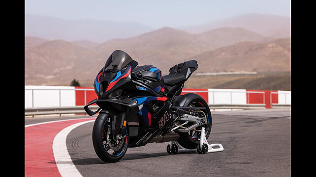 BMW M 1000 RR Left Front Three Quarter