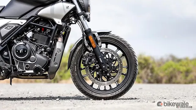 Hero Mavrick 440 Right Side View