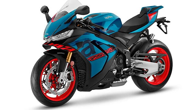 Aprilia RSV4 1100 Factory Left Front Three Quarter