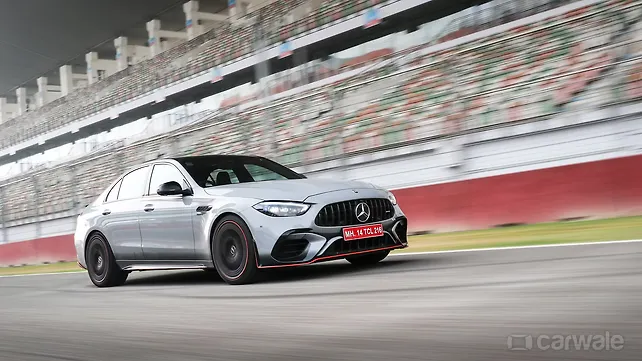 Mercedes-Benz AMG C 63 S E Performance Right Front Three Quarter