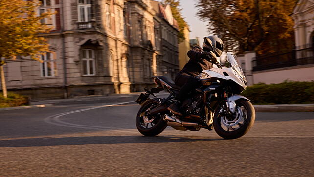 Triumph Tiger Sport 660 Right Front Three Quarter