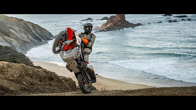 KTM 890 Adventure R Left Front Three Quarter