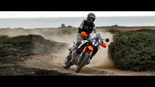 KTM 890 Adventure R Right Front Three Quarter