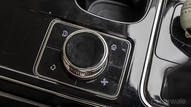 Mahindra XEV 9e Gear Selector Dial
