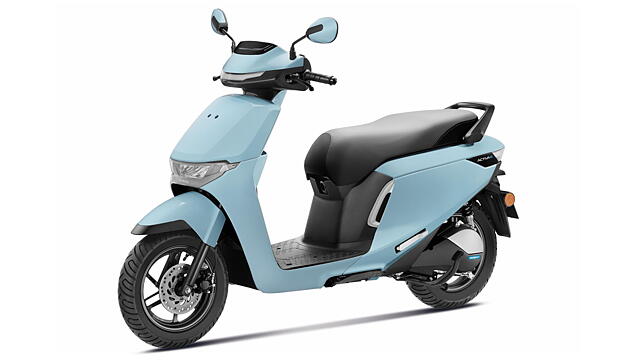 Honda Activa e Right Front Three Quarter