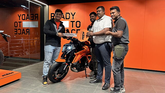  KTM 1390 Super Duke R deliveries begin