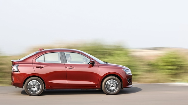 Maruti Suzuki Dzire Right Side View Maruti Suzuki Dzire Right Side View