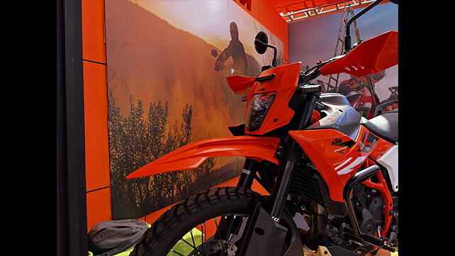 KTM 390 Enduro R Left Front Three Quarter